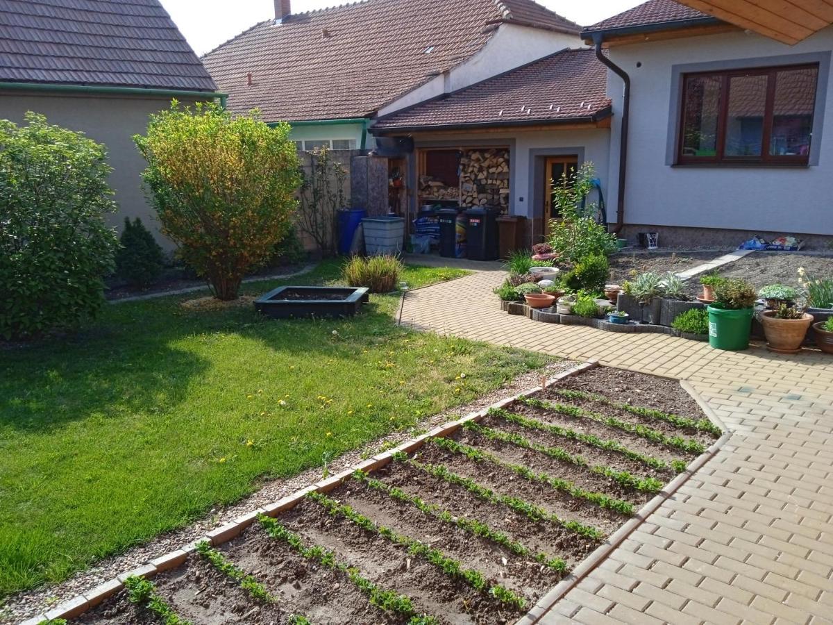 Apartment Anna Šakvice 外观 照片
